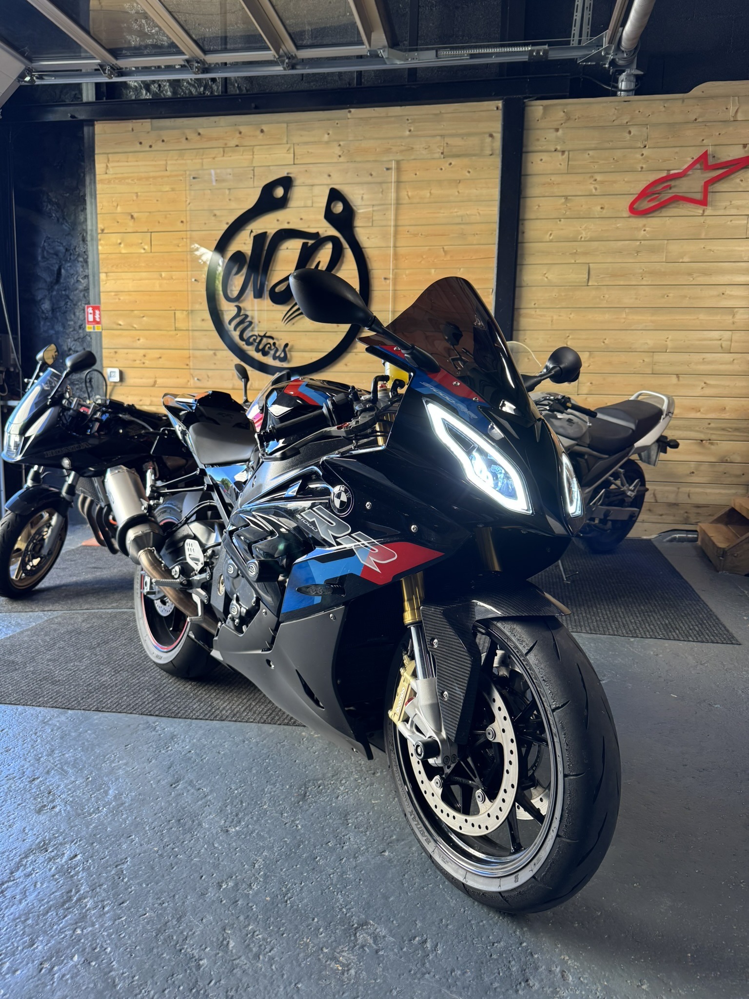 Photo du garage moto en Essonne 91 – NJR Motors